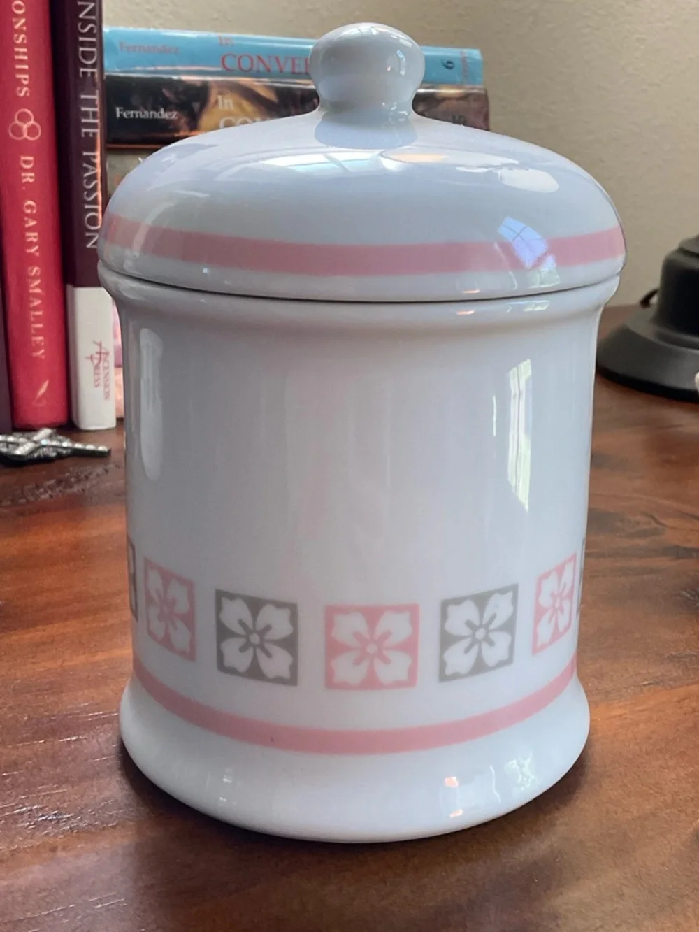 Vintage 1987 Avon Porcelain Apothecary Jar